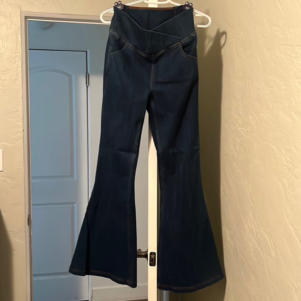HalaraMagic High Waisted Crossover Pocket Washed Stretchy Denim Super Flare Pant